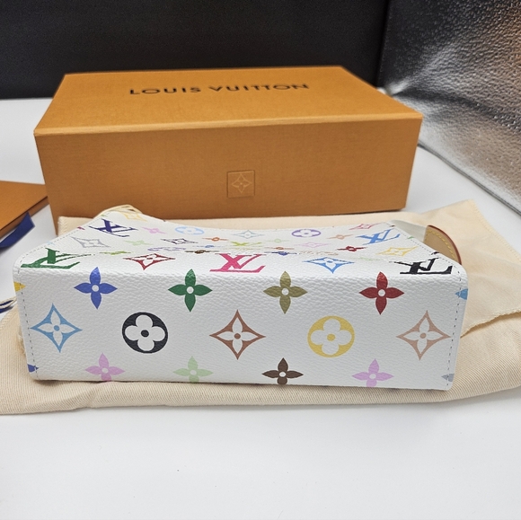 Brand new authentic 2026 Louis Vuitton Murakami Multicolor Toiletry Pouch 19 - Picture 6 of 17